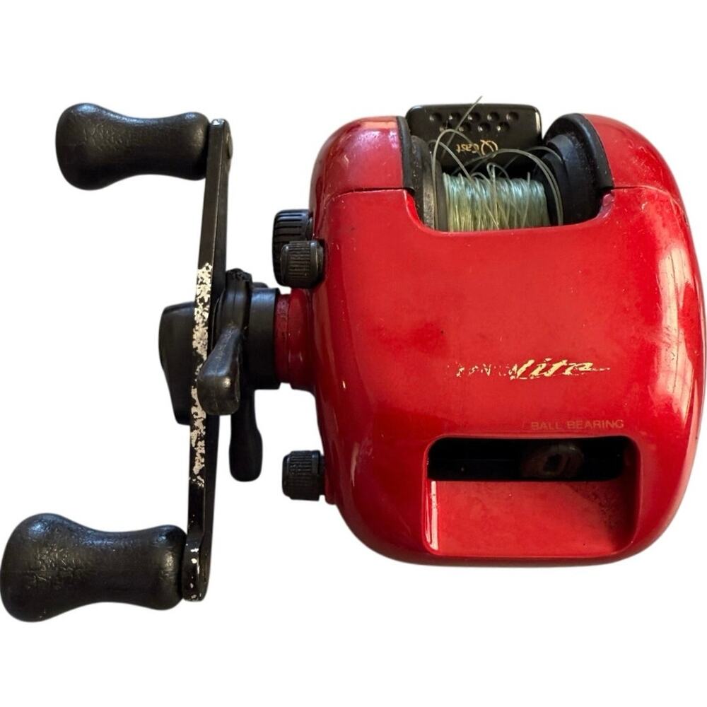 Zebco Quantum Lite QL1000 Fishing Reel Red with Magnetic Spool Control